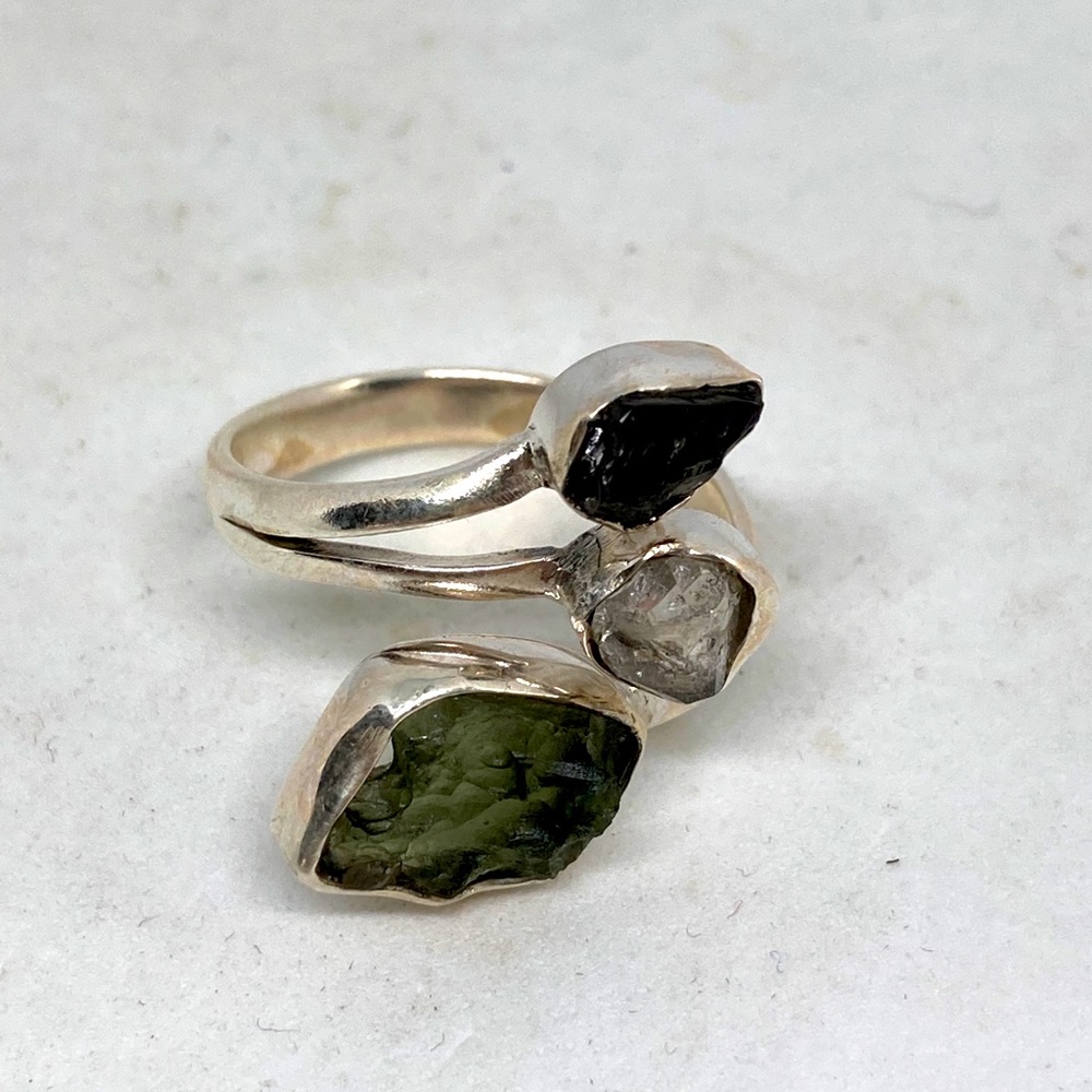 💯 % GENUINE CZECH MOLDAVITE RING